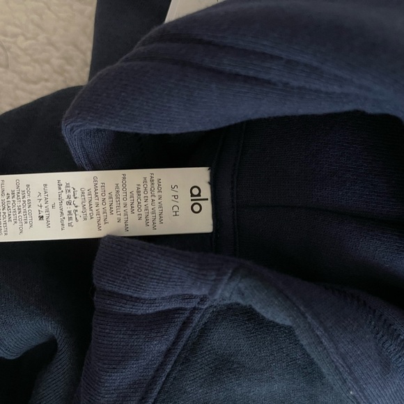 ALO YOGA Make Waves Hoodies in Navy Tonal - Picture 6 of 7